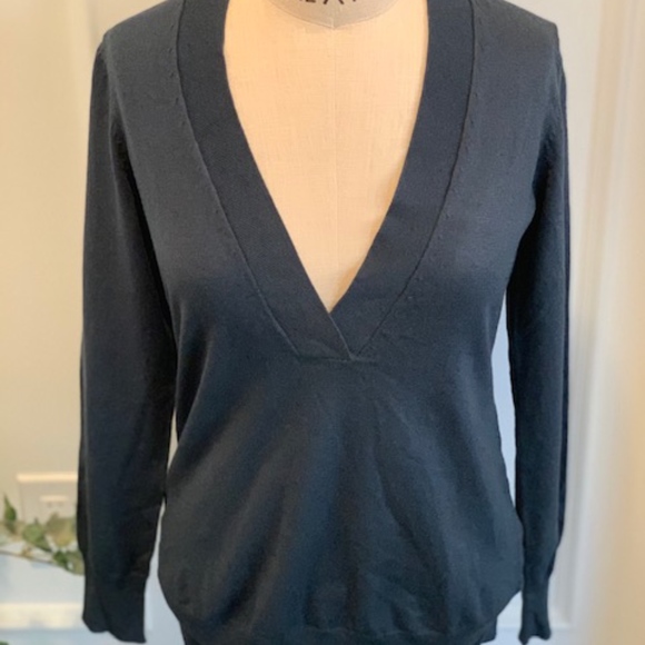 Banana Republic Sweaters - Banana Republic New with Tags V-neck Sweater